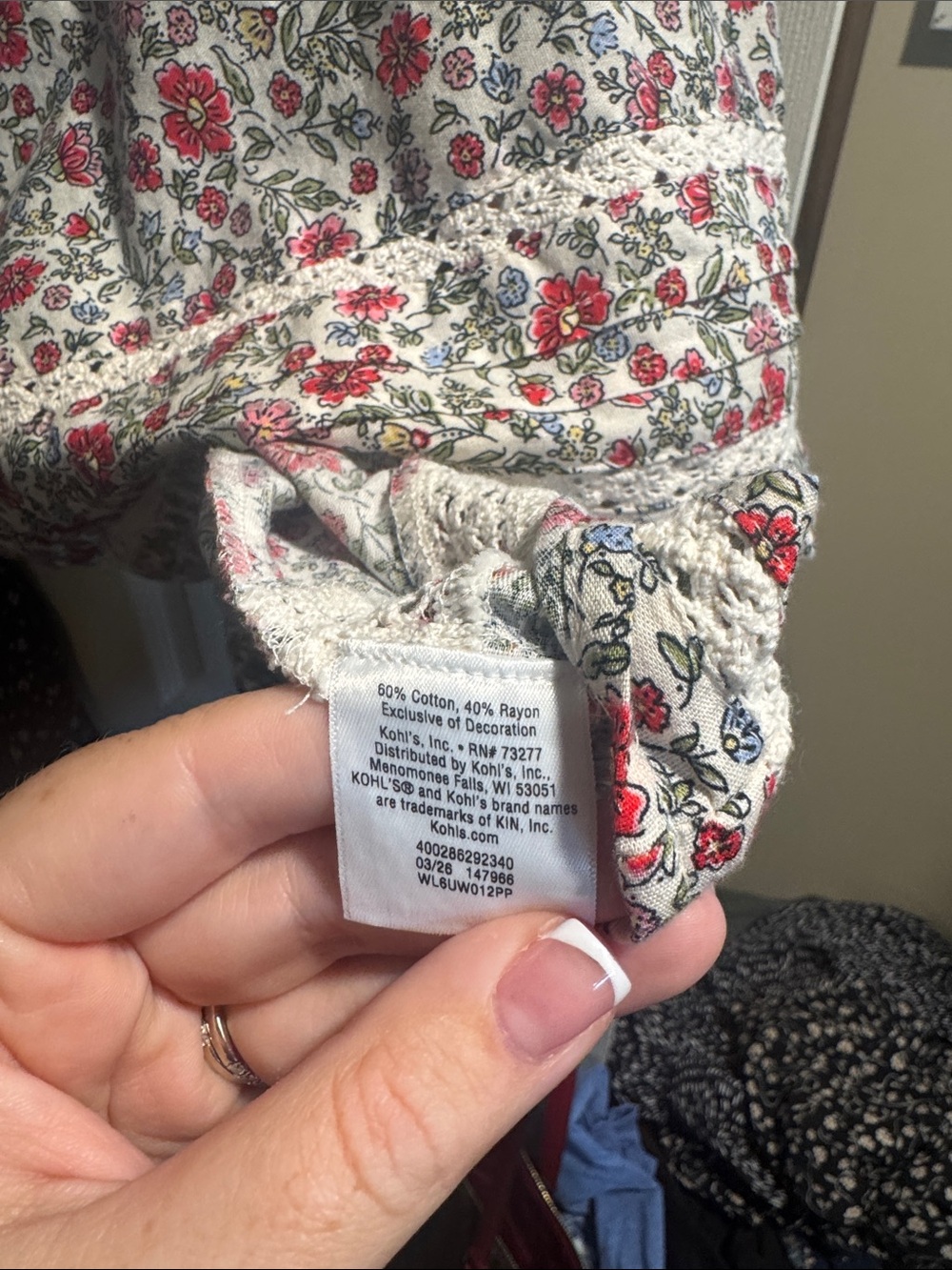 Lauren Conrad Floral Square-Neck Puff Sleeve Top - White with Red Floral-Size 1X - Picture 6 of 6